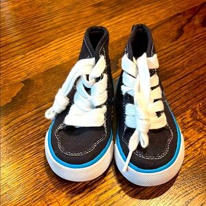 NWOT The Children's Place Navy and Blue High-Top Sneakers